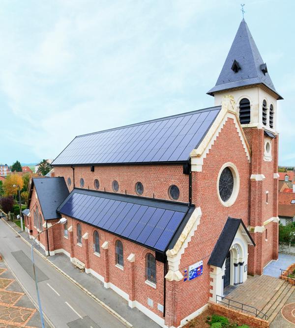 Die Kirche St. Vaast: Eine Kirche mit Photovoltaikanlage
