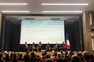 Podiumsdiskussion des von France Stratégie organisierten Kolloquiums über die Anpassung an den Klimawandel in den Gebieten