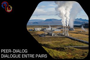 Das Bild zeigt ein geothermisches Kraftwerk in einer Lavafeldlandschaft mit Bergen im Hintergrund unter einem klaren Himmel. Ein farbenfrohes Logo und die Worte "PEER-DIALOG" sind groß auf einem schwarzen Hintergrund in der unteren linken Ecke abgebildet.